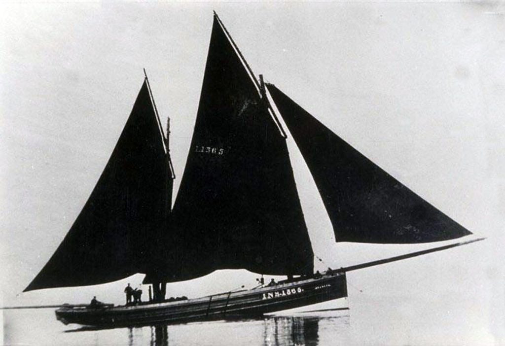 A Zulu under sail