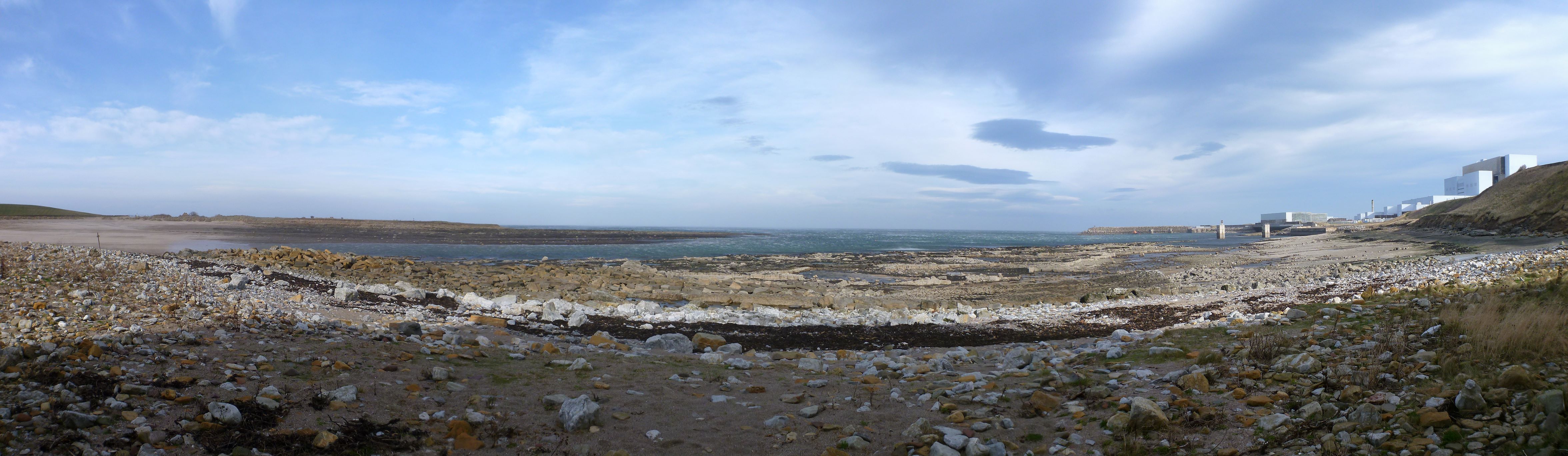 Skateraw Harbour panorama from Chapel Point to Torness Point. By Laurens McGregor