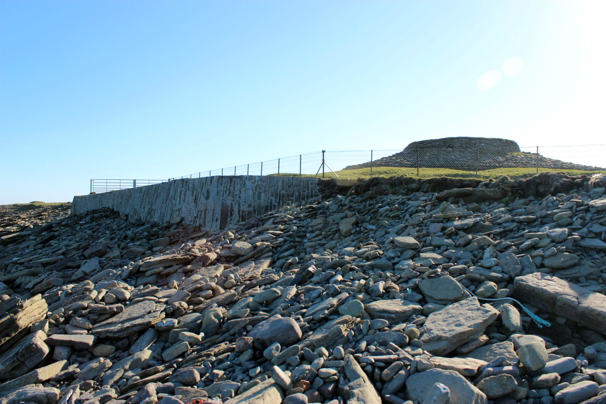 April 2014_showing coastal defence in front of Quoyness chambered cairn, looking SW
