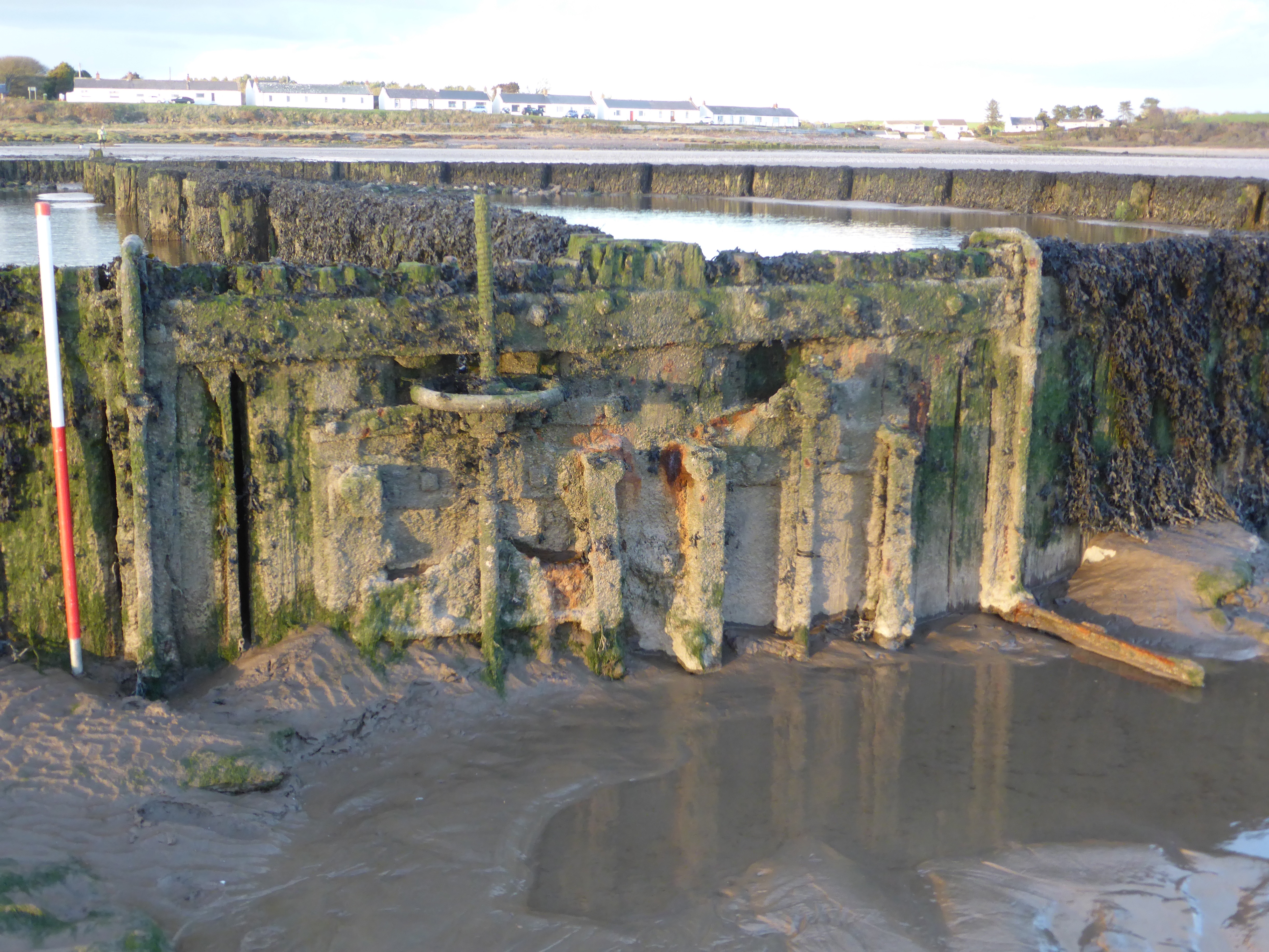 Powfoot swimming pool sluice gate 
