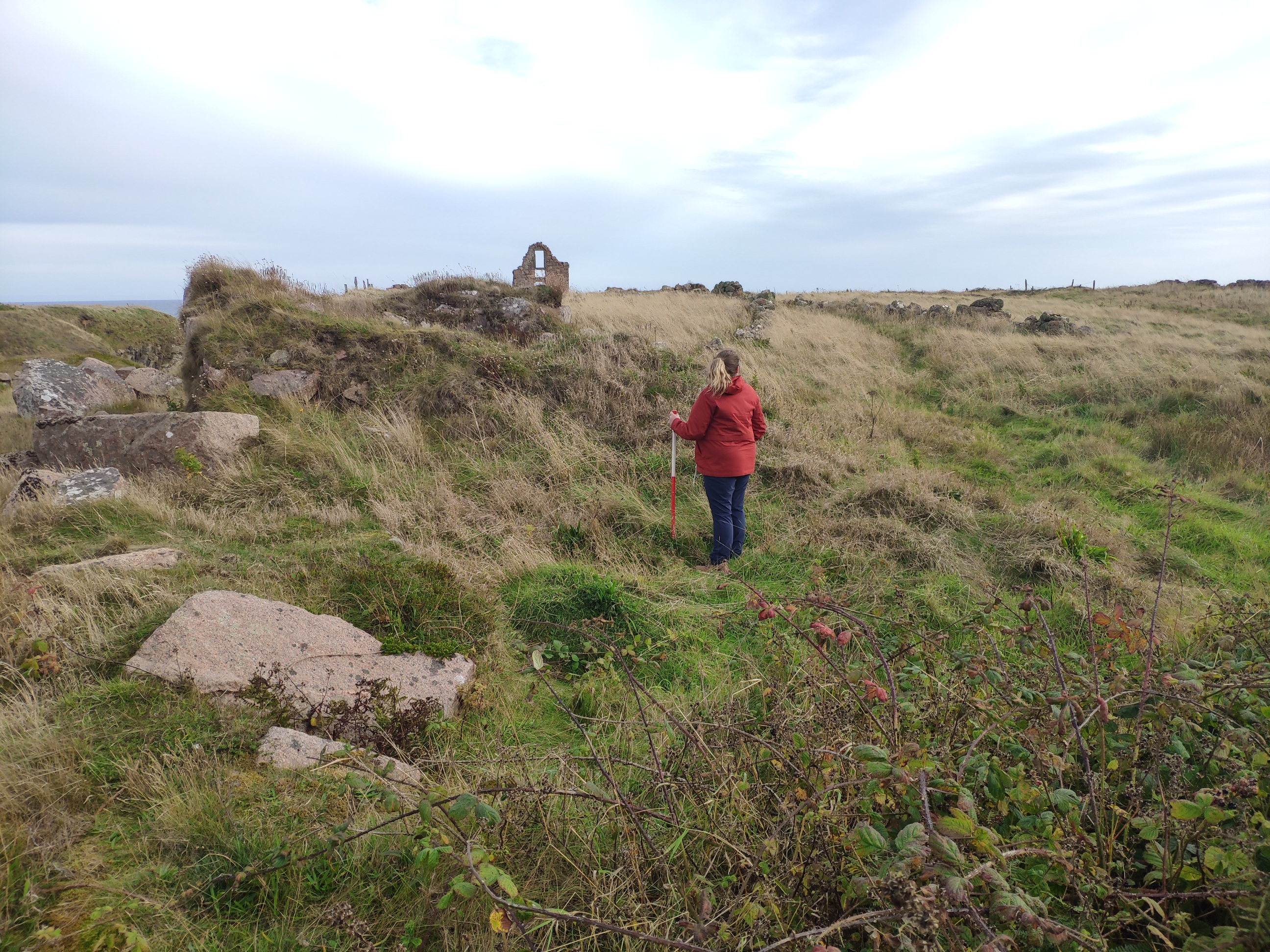 Possible corn drying kiln wih Boddam Castle in the background, looking east