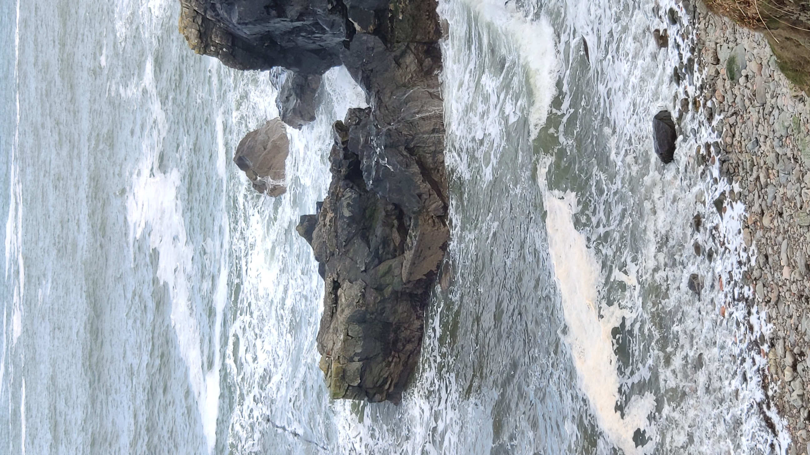 Concrete landing place on rock outcrop on south side of the bay. The top of the rock also appears to have been levelled. 