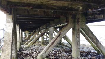 Detail of pre-fabricated concrete pier structure