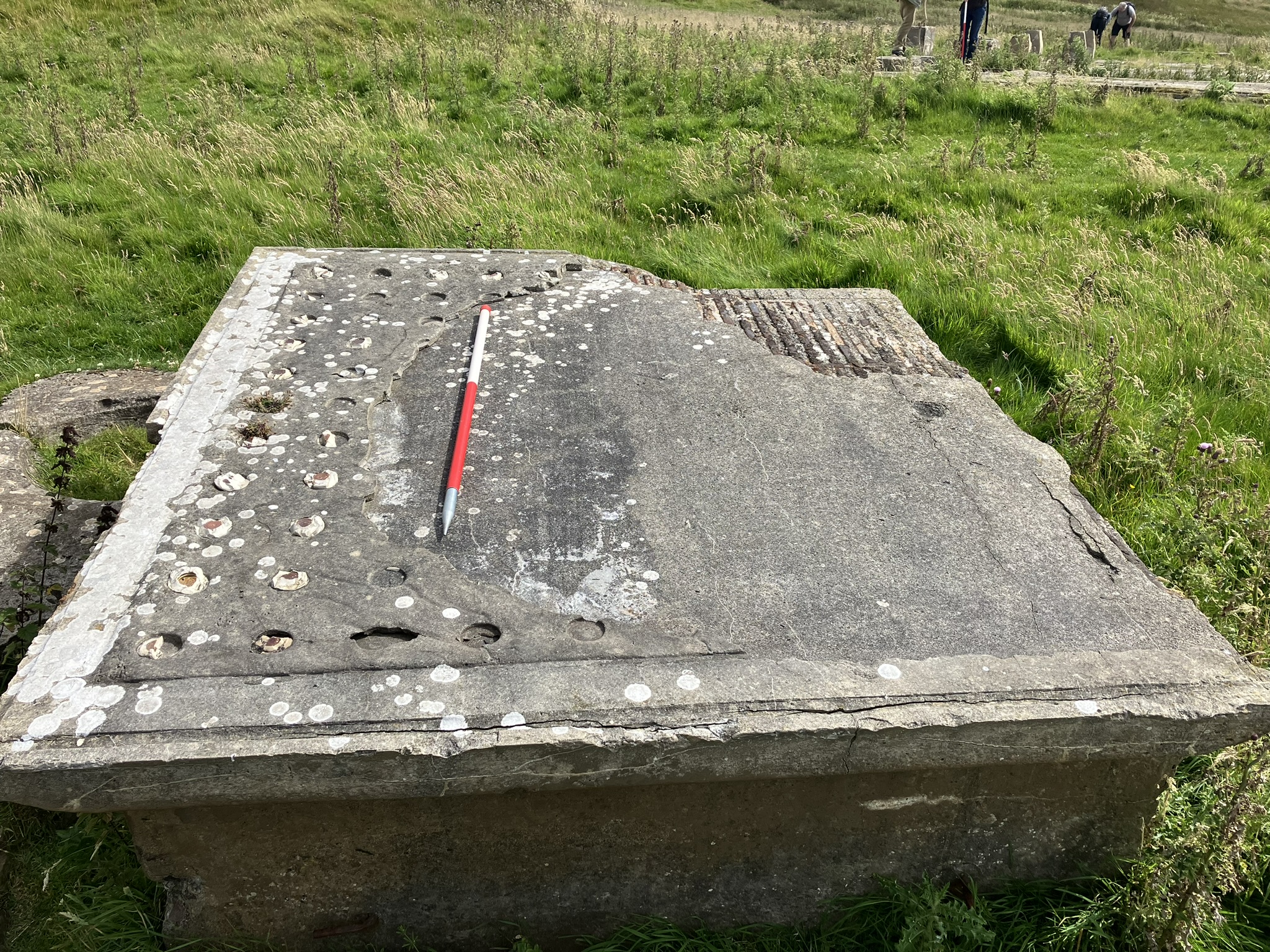 Detailed shot of mast base with remains of ceramic resistors 
